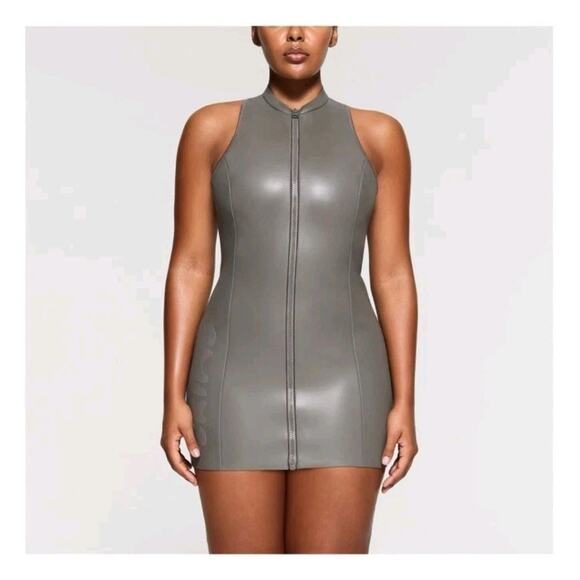 SKIMS Rubberized Scuba Swim Mock Neck Gray Chalk Dress NWT, Women's Medium - Picture 2 of 13